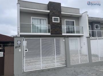 Casa · 193m² · 3 Quartos · 1 Vaga · Casa com 3 dormitórios para alugar, 123 m² por R$ 4.800 + taxas/mês - Bom Ret...