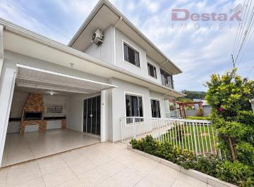 Casa · 172m² · 4 Quartos · 2 Vagas · Casa em Fundos - Biguaçu
