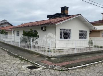 Photo 1 · CASA AMPLA E CONFORTÁVEL , PERTO DE COLEGIOS, FACULDADES, HOSPITAL E SHOPING.
