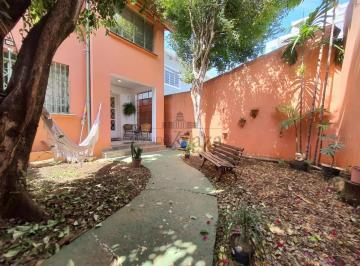Jardim · Casa em Rua Fechada - Vila Madalena - 3 Dormitórios - 154m².