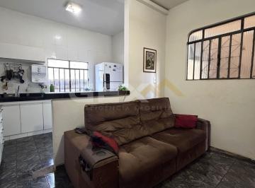Casa · 45m² · 3 Quartos · 1 Vaga · Casa à Venda com 03 Quartos no Centro de Divinópolis MG.