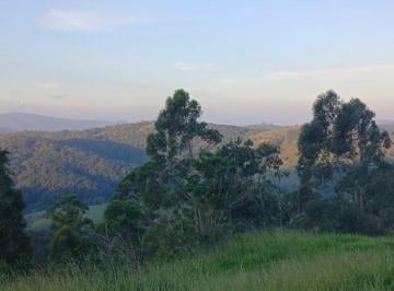 Terreno , São Roque · Uma casa de campo pensada para receber, descansar e aproveitar cada ambiente