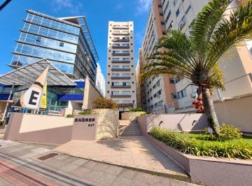 f60ae42014c3bbbe40ee953d71d6089d9f2d0b55 · Apartamento semi mobiliado no Centro de Florianópolis.