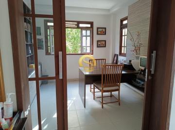Casa · 384m² · 3 Vagas · Casa a venda com 5 suítes + píscina no condomínio Nações.