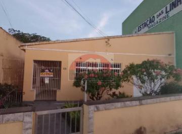 fachada · Grande Casa com quintal para fins comerciais no centro da cidade