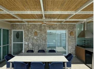 Apartamento de 3 quartos, Rio de Janeiro · Le Parc | Cobertura Duplex Reformada de 3 Quartos 203 m² com Piscina Privativa