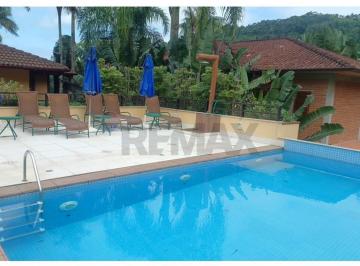 Casa · 110m² · 2 Quartos · 2 Vagas · Casa em condomínio com 2 suítes para locação anual em Juquehy a 70 metros da praia