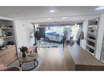 Comercial · 130m² · 3 Quartos · Casa Comercial Reformada para Locação em SP