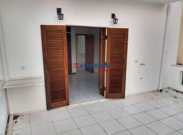Casa · 202m² · 3 Quartos · 2 Vagas · Sobrado com 3 suítes e 2 vagas no bairro Paraíso