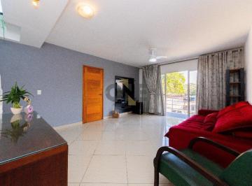 Casa de 3 quartos, Cotia · Casa à venda - no Jardim Semiramis