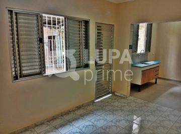 Casa · 40m² · 1 Quarto · 1 Vaga · CASA COM 1 QUARTO E 1 VAGA DE GARAGEM PARA LOCAÇÃO NO JARDIM BRASIL