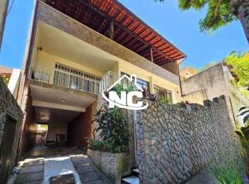 ca1a8dcf784bbb4ab9b3358bd109737412e45035 · Casa com 4 quartos (sendo 2 suítes) à venda!