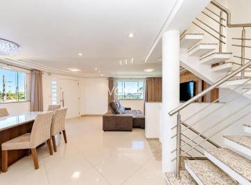 Casa · 258m² · 3 Quartos · 4 Vagas · Sobrado com 258 m², quintal e 4 vagas próximo ao Parque Barigu