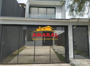 Casa · 180m² · 3 Quartos · 2 Vagas · Sobrado à Venda no Residencial Algarve - Mogi das Cruzes | 3 Suítes e Suíte no Térreo