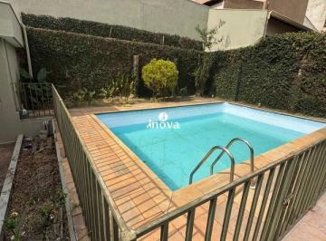 Casa · 361m² · 3 Quartos · 4 Vagas · Casa residencial ou comercial à venda no centro.