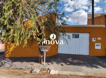 Casa · 100m² · 2 Quartos · 2 Vagas · Casa para locação, Bairro de Lourdes.