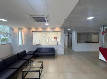 Comercial · 620m² · 12 Vagas · Prédio disponível para locação no bairro Granja Marileusa em Uberlândia-MG