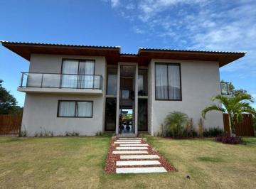5e743dc1b94daa6cca6f96115ee6d1250f0cec86 · Casa de Alto Padrão em Praia do Forte com 6 suítes