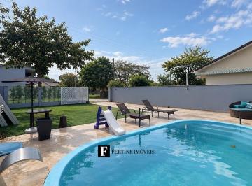 Casa · 134m² · 2 Quartos · 3 Vagas · Casa com piscina próximo do mar