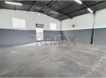 Comercial · 278m² · 4 Vagas · Galpão / Depósito / Armazém para alugar em Jardim Sumarezinho de 278.00m² com 4 Garagens