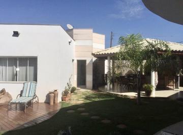 Casa · 386m² · 3 Quartos · 4 Vagas · Casa para venda em Jardim Flamboyant de 386.00m² com 3 Quartos, 1 Suite e 4 Garagens