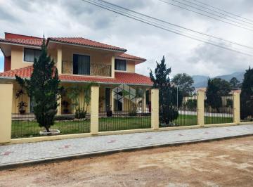 Casa · 949m² · 3 Quartos · 2 Vagas · CASA 3 SUÍTES COM PISCINA, 470 M² CONSTRUÍDOS, TERRENO DE 949 M² E PORTEIRA FECHADA