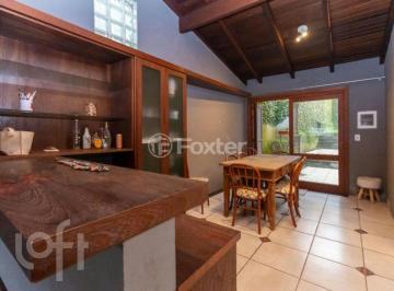 40a78698 · Casa, 3 dormitórios, 195 m², em Teresópolis