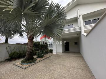 Casa · 128m² · 3 Quartos · 2 Vagas · Casa em Rua Icaraí - Floresta - Joinville/SC