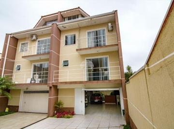 Casa de 3 quartos, Curitiba · Sobrado com 3 Quartos (1 Suíte), Churrasqueira e 203m² em Santa Felicidade