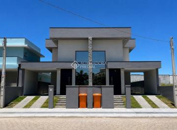 Casa · 140m² · 2 Quartos · 2 Vagas · Excelente sobrado no Carianos NOVO