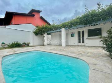 Casa · 238m² · 3 Quartos · Linda Casa, ampla com ótima localização