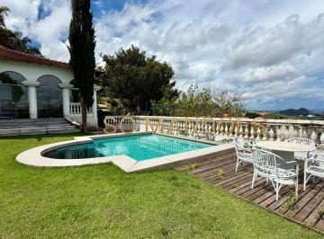 Casa · 705m² · 5 Quartos · 5 Vagas · Casa em Terreno Privilegiado de 705 m² à Venda com 3 Suítes e Vista Definitiva no Vila Castela, Nova