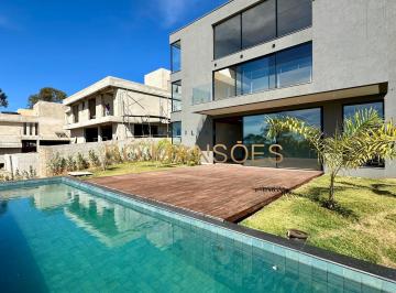 Casa · 445m² · 4 Quartos · 4 Vagas · Casa Espaçosa de 445 m² à Venda com 4 Suítes e Vista Deslumbrante no Alphaville - Lagoa dos Ingleses