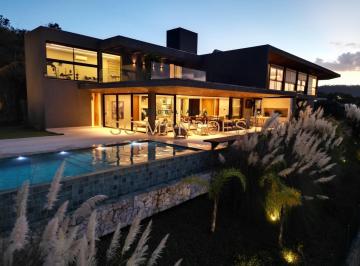 Casa · 567m² · 4 Quartos · 4 Vagas · Casa Exclusiva de 567 m² à Venda com 4 Suítes e Vista Espetacular no Vale dos Cristais, Nova Lima -