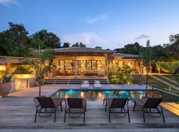 Casa · 299m² · 5 Quartos · 4 Vagas · Casa de Luxo de 299 m² à Venda com 5 Suítes e Espaço Gourmet no Vale de Trancoso, Trancoso - BA