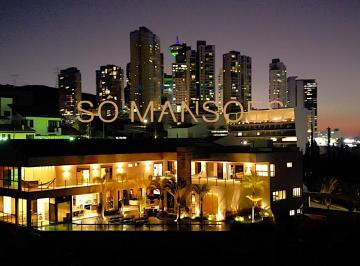 Casa · 1321m² · 5 Quartos · 6 Vagas · Casa de Luxo de 1.321 m² à Venda com 5 Suítes e Vista Panorâmica no Condomínio Village Terrasse, Nov