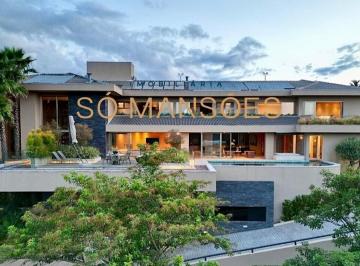 Casa · 781m² · 4 Quartos · 4 Vagas · Casa em Terreno Privilegiado de 781 m² à Venda com 4 Suítes e Vista Panorâmica no Vale dos Cristais,