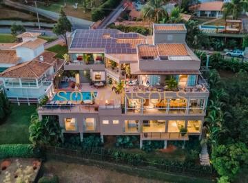 Casa · 1100m² · 8 Quartos · 4 Vagas · Casa de Luxo de 1.100 m² à Venda com 8 Suítes e Vista Espetacular no Condomínio Nenhum, Capitólio -