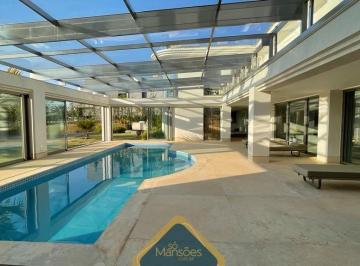 Casa · 926m² · 5 Quartos · Casa em Terreno Privilegiado de 926 m² à Venda com 4 Suítes e Vista Deslumbrante no Vale dos Cristai