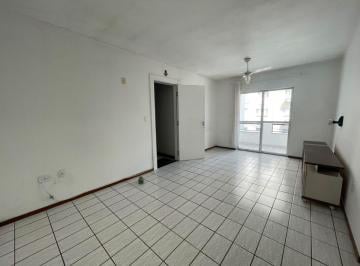 Apartamento de 2 quartos, Balneário Camboriú · Apartamento quadra mar, com 2 quartos sendo 1 suíte, semi mobiliado