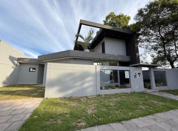 5a87477b3a9718e7b7dc72fdec541eee8543b325 · Casa no Canadá