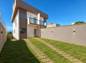 Casa de 3 quartos, Serra · Bairro São Francisco / Casa duplex - 3 Quartos/Suíte/105m² - Quintal - Jacaraípe - Serra ES