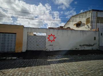 Casa · 70m² · 2 Quartos · 2 Vagas · Casa à venda no Bairro das Rendeiras com 2 quartos, quintal amplo e terreno de 200 m2 por R$ 250.000