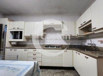 Casa · 270m² · 5 Quartos · 2 Vagas · Sobrado em Belém