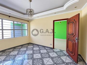 Foto 01 · Casa para locação no Jardim Simus, Sorocaba-SP: 3 quartos, 3 suítes, 2 salas, 4 banheiros, 4 vagas.