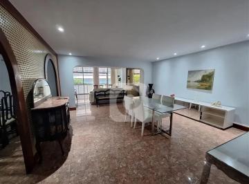 Apartamento · 243m² · 3 Quartos · 3 Vagas · Apartamento de Alto Padrão com 243 m² 3 Quartos Copacabana
