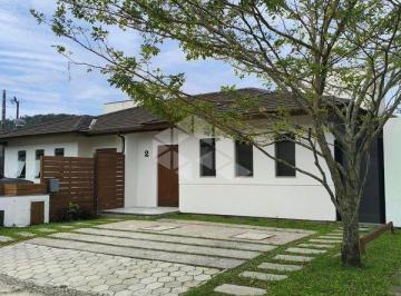 Casa · 130m² · 2 Quartos · 2 Vagas · Casa para alugar 2 Suítes, Quintal e 126 m² no Campeche