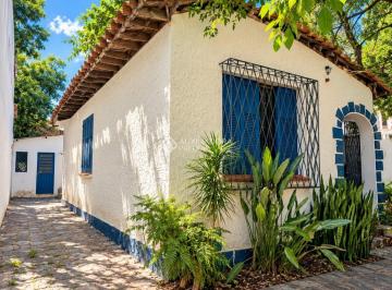 Casa · 180m² · 3 Quartos · 3 Vagas · Casa à Venda com 3 Dormitórios, Jardim e 3 Vagas | Medianeira - Porto Alegre