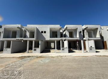 Casa · 112m² · 3 Quartos · 2 Vagas · sobrado pronto para morar em Balneário Piçarras Sc