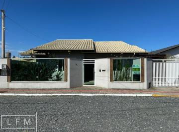 Casa · 180m² · 3 Quartos · 4 Vagas · casa pronta para morar finamente mobiliada Balneário Piçarras Sc